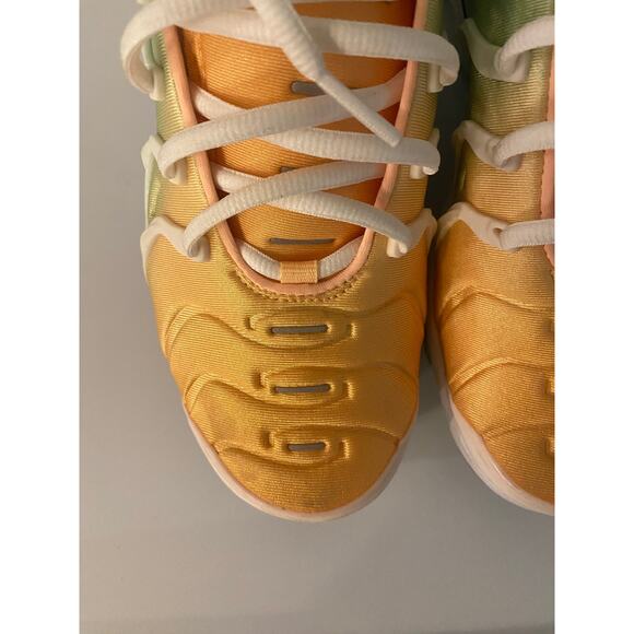 Nike Wmns Air VaporMax Plus White-Light Menta AO4550-100 Sz 6 - Picture 3 of 8